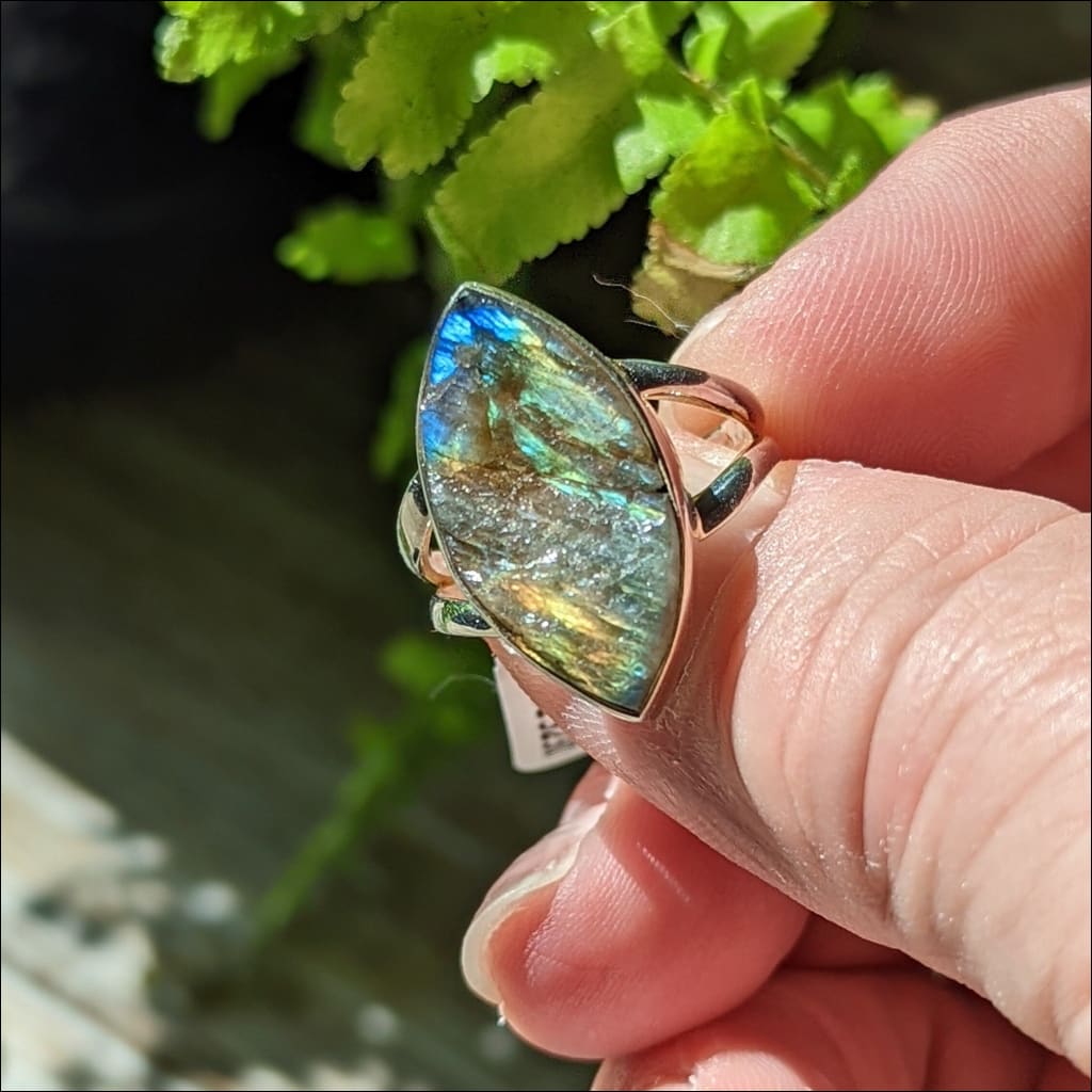 Natural Raw Blue flash Labradorite Ring ~ 925 Recycled Sterling Silver ~ Gemstone Ring ~ Round Shape  Size 8