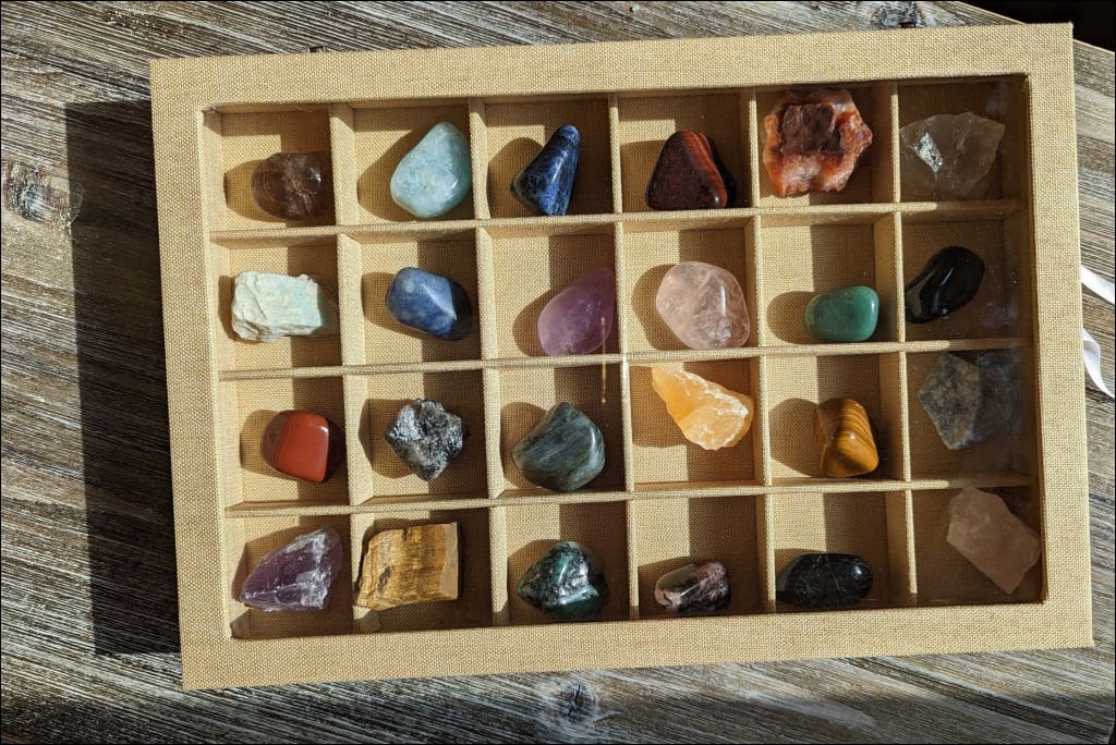 Large 24 Piece Mixed Crystal set with box includes crystal information cards    beginner crystal set set
