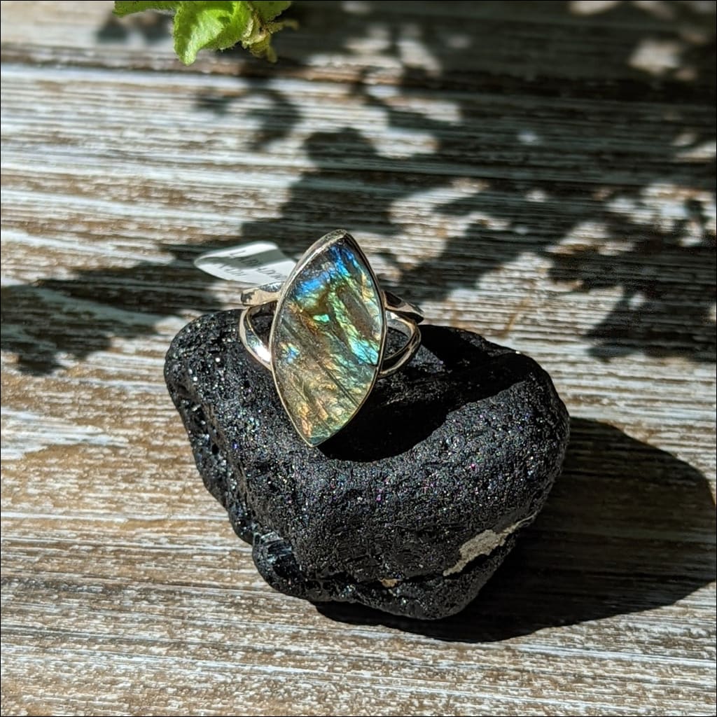 Natural Raw Blue flash Labradorite Ring ~ 925 Recycled Sterling Silver ~ Gemstone Ring ~ Round Shape  Size 8